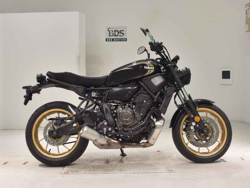 Yamaha XSR700 2022