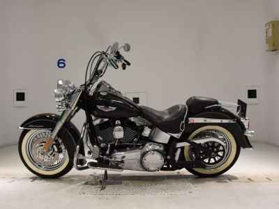 Harley-Davidson Deluxe FLSTN1580 2009
