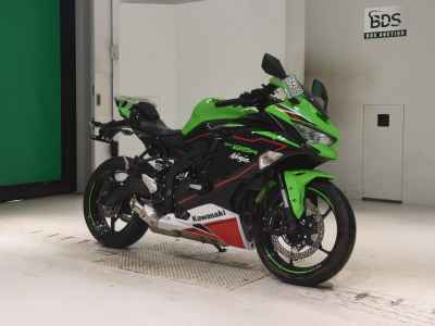Kawasaki Ninja ZX-25R KRT 2022