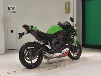 Kawasaki Ninja ZX-25R KRT 2022