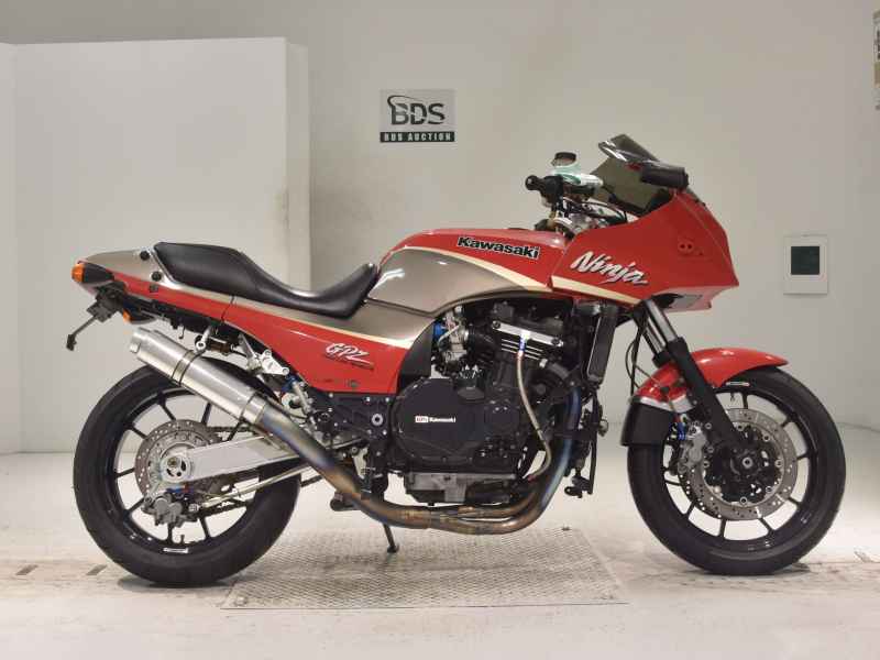 Kawasaki GPZ900R 1998