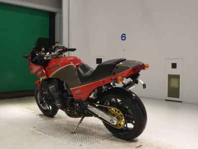 Kawasaki GPZ900R 1998