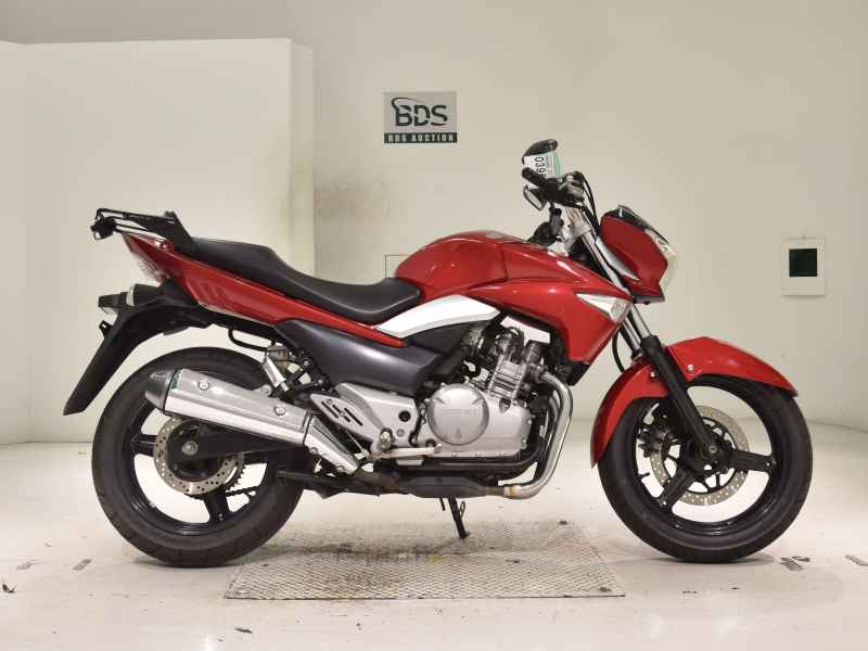 Suzuki GSR250