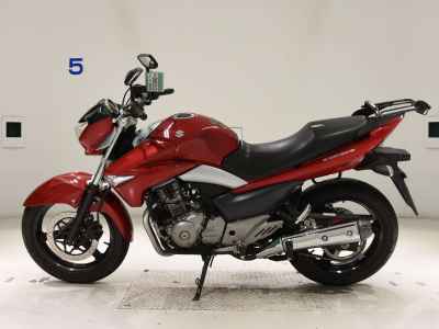 Suzuki GSR250