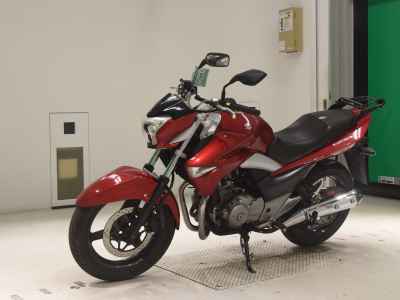 Suzuki GSR250