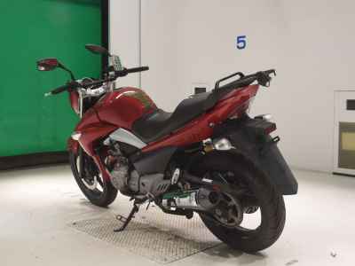 Suzuki GSR250