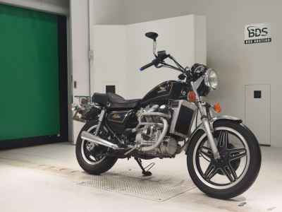 Honda GL400 Custom 1981