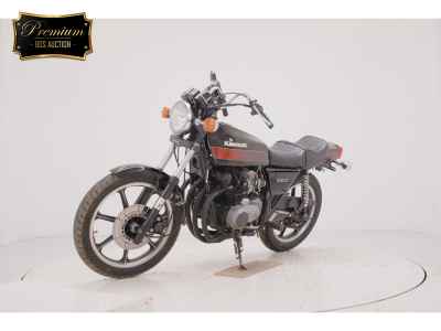 Kawasaki Z400J 2025