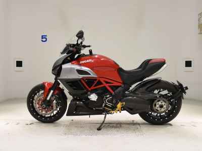 Ducati Diavel 2011