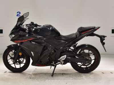 Yamaha YZF-R25 2015