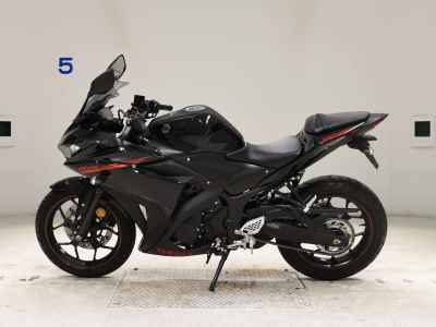 Yamaha YZF-R25 2015