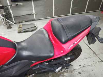 Yamaha YZF-R25 2015