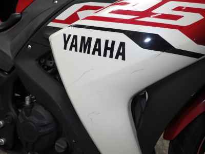 Yamaha YZF-R25 2015