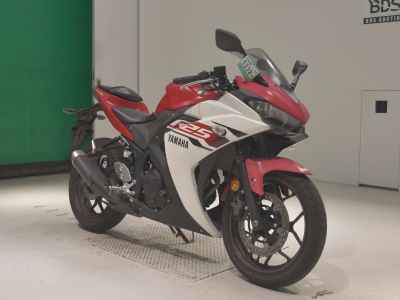 Yamaha YZF-R25 2015