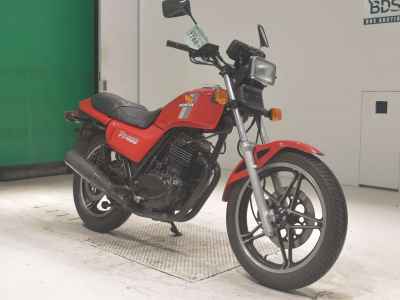 Suzuki ST250E 1985