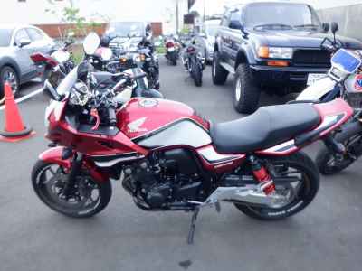Honda CB400 Super Boldor 2021