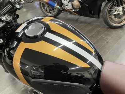 Kawasaki W800 2022