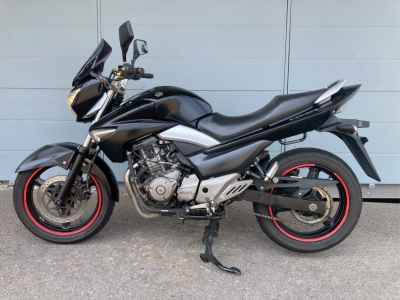 Suzuki GSR250