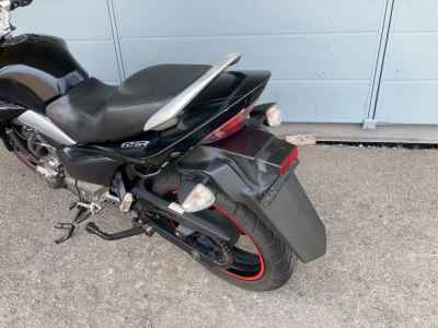 Suzuki GSR250