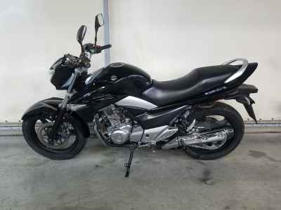 Suzuki GSR250