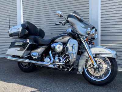 Harley-Davidson FLHTCUSE8 CVO 2013