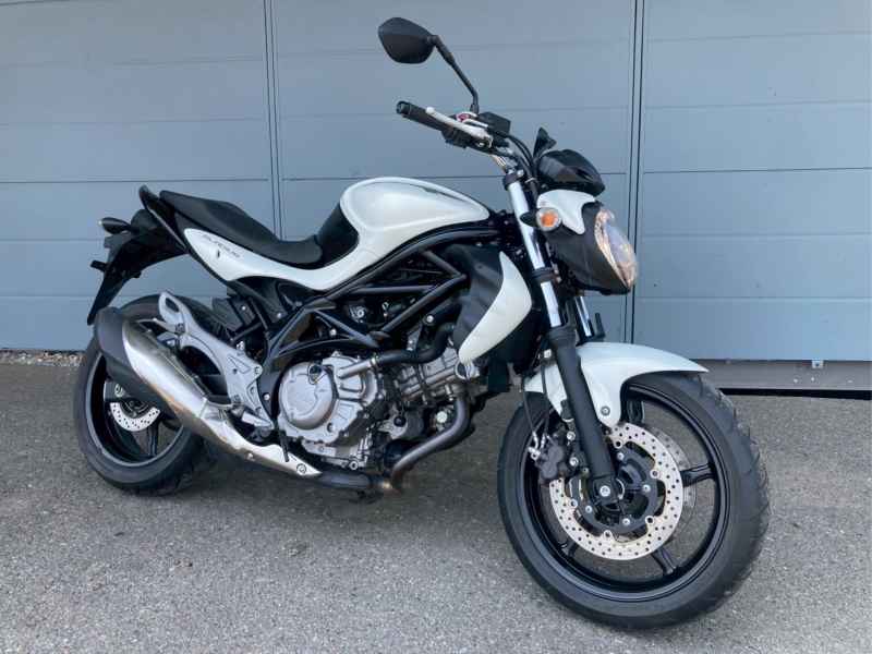 Suzuki Gladius 400 2012