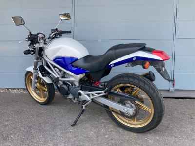 Honda VTR250 2011