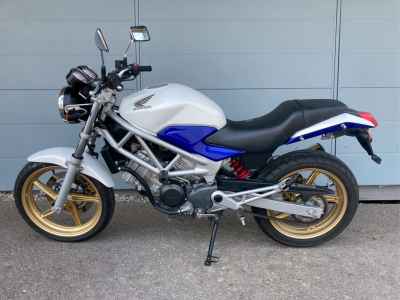 Honda VTR250 2011