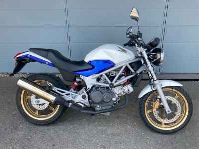 Honda VTR250 2011