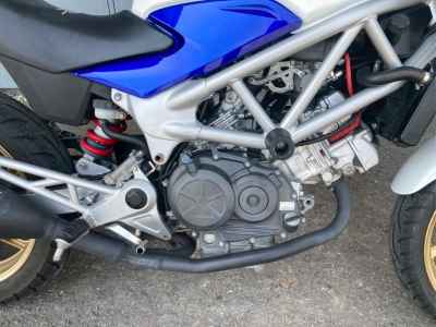 Honda VTR250 2011