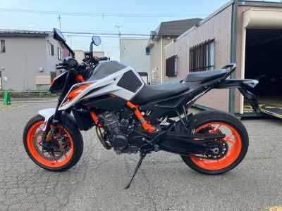KTM 890 Duke R 2023