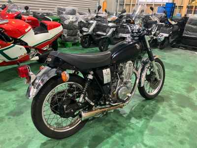 Yamaha SR400 2020