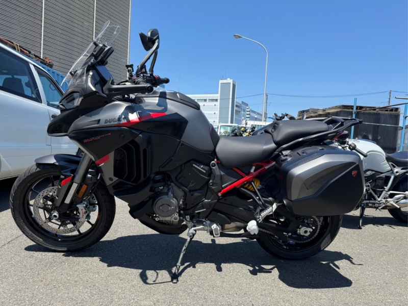 Ducati Multistrada V4 2025