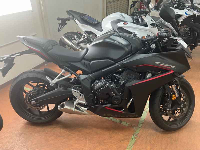 Honda CBR650R E-Clutch 2024