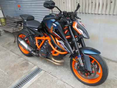 KTM 1290Sｰ Duke R Evo 2022