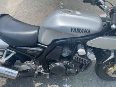 Yamaha FZ400 1997