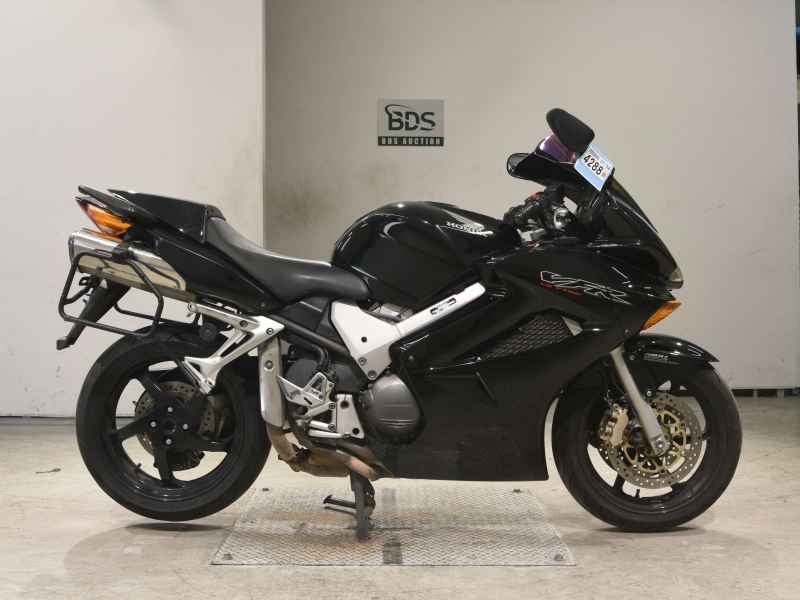 Honda VFR800 2003
