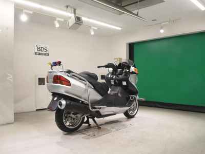 Suzuki Skywave 650