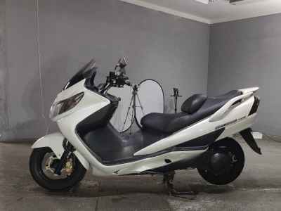 Suzuki Skywave 250S