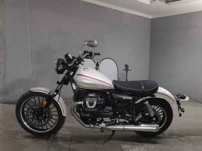Moto Guzzi V9 BOBBER 2017