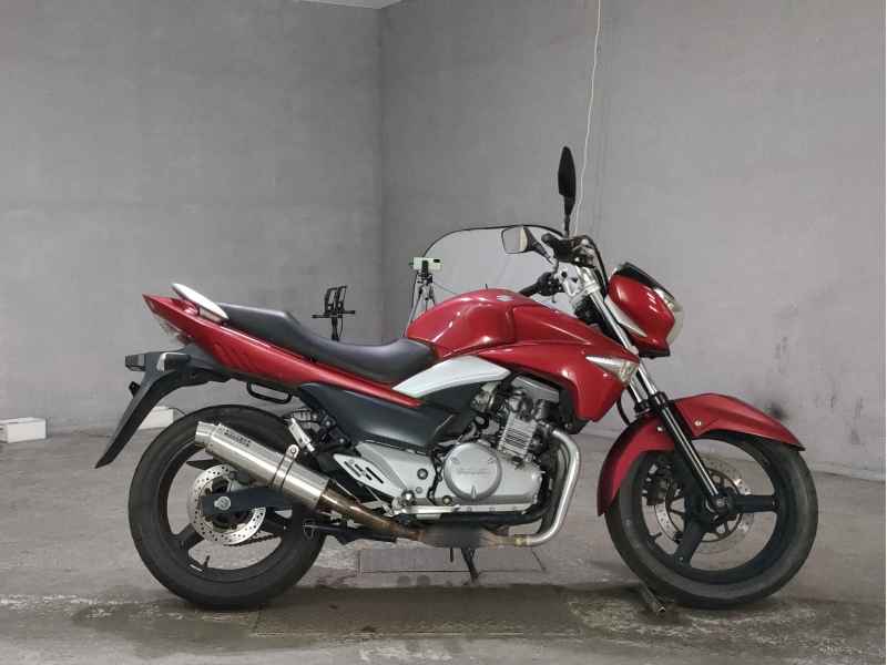 Suzuki GSR250