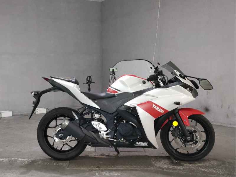 Yamaha YZF-R25 2015