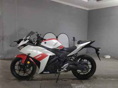 Yamaha YZF-R25 2015