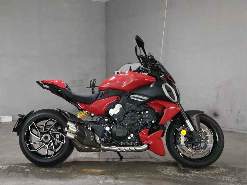 Ducati - Diavel V4 2023