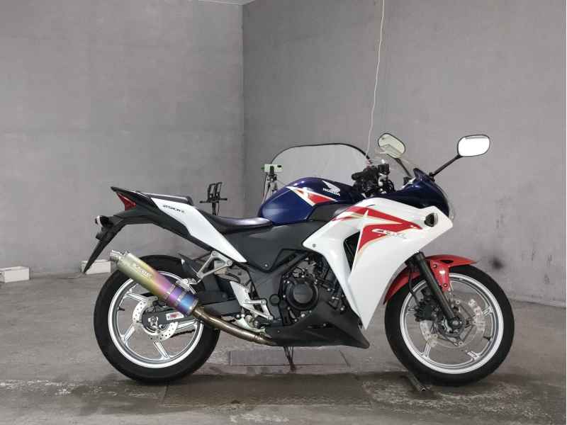 Honda CBR250R 2011