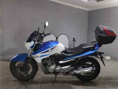 Suzuki GSR250