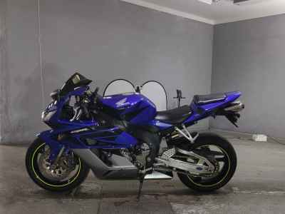 Honda CBR1000RR 2005