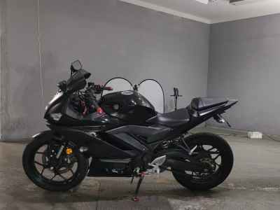 Yamaha YZF-R25 2021