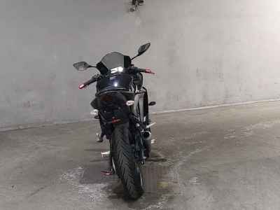 Yamaha YZF-R25 2021