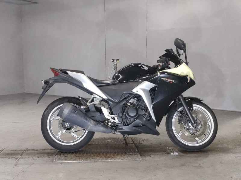 Honda CBR250R 2011
